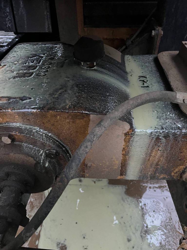 Causes of Failure and Repair: Drilling Fluid Leakage Through Breather (Example Vermeer 24×40, Solution for KERR KP-3300)